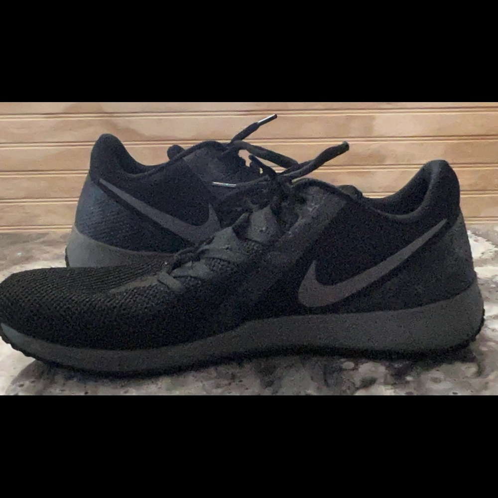 Nike Varsity Compete Mens